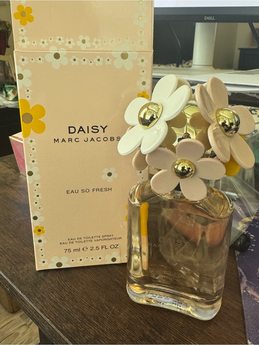 Marc Jacobs Daisy Eau So Fresh - Pastel Pink & White Floral Bottle